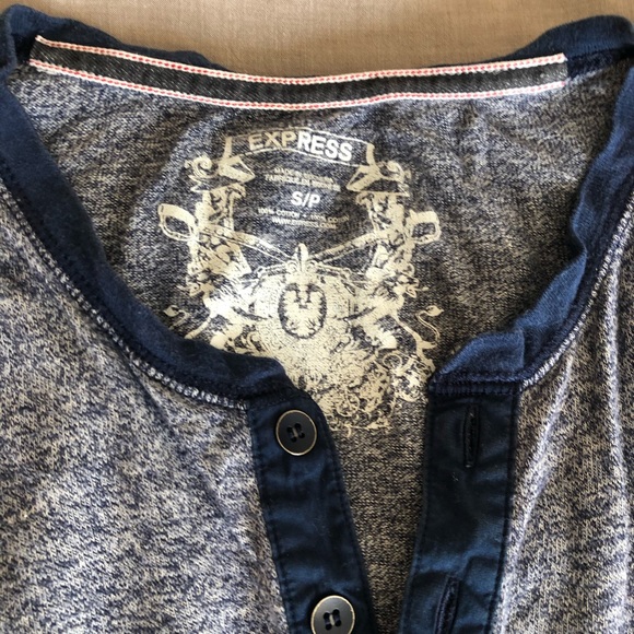 EXPRESS Henley Long-sleeve Tee - Picture 4 of 4